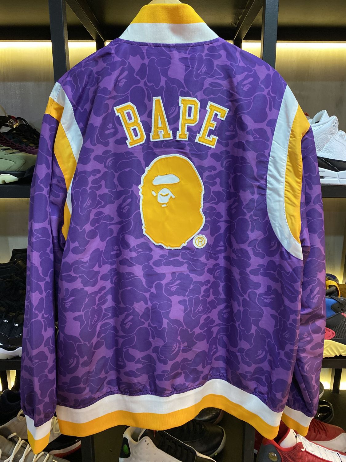 6927 - BAPE x Mitchell & Ness Lakers Warm Up Jacket Purple | Item ...